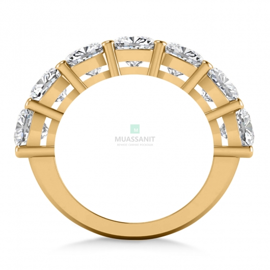 Женское кольцо из желтого золота с муассанитами