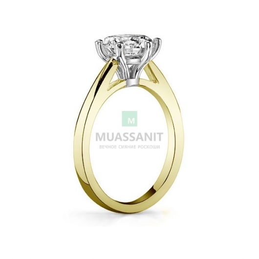 Золотое помолвочное кольцо с одним большим муассанитом
