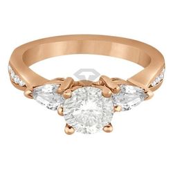 Помолвочное кольцо из красного золота с муассанитами