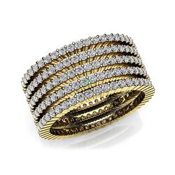 Обручальное кольцо из желтого золота с муассанитами по кругу