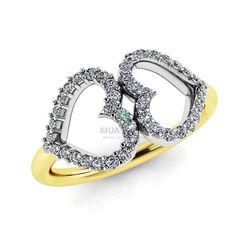 Женское кольцо в виде сердец из золота двух цветов с муассанитами